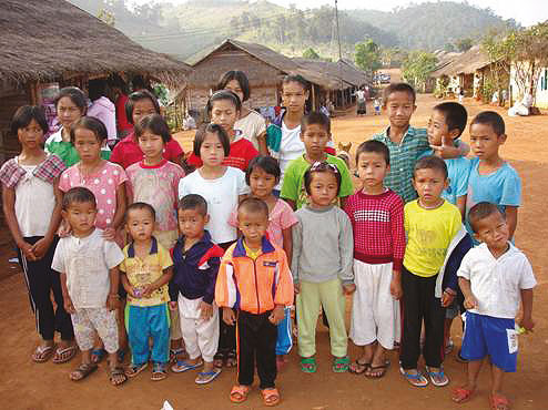 Kinder-in-Kuang-Jor Gruppenbild